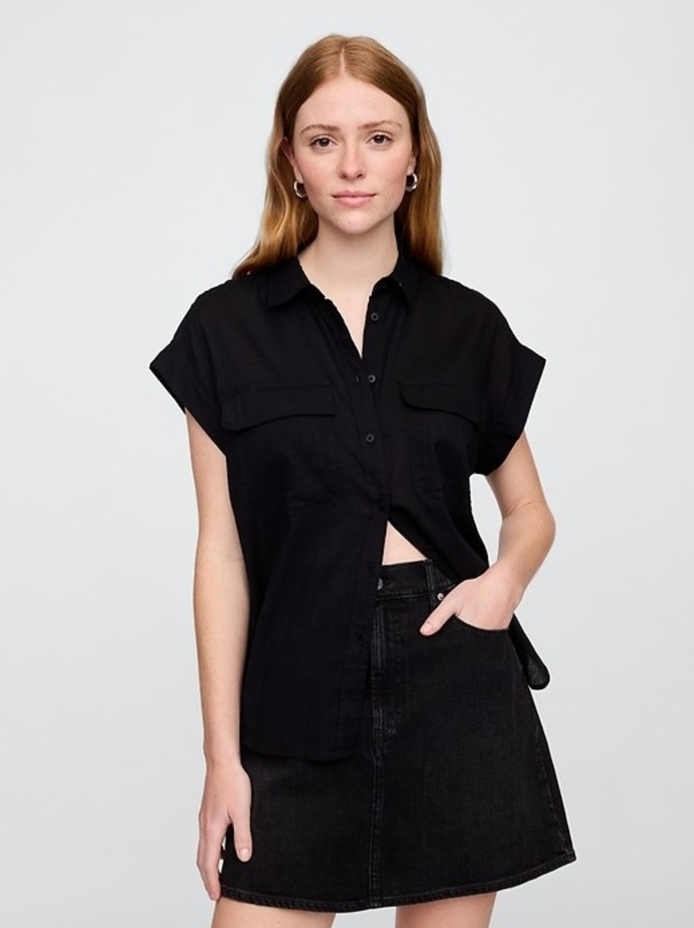 Women's Gap Utility Black Button-Front Short Sleeve Shirt
